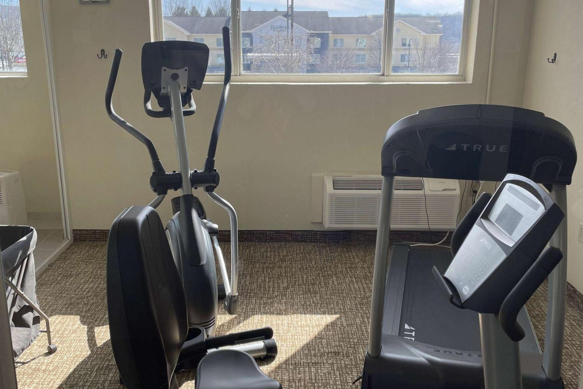 Wingate By Wyndham Pittsburgh New Stanton Hotel Ngoại thất bức ảnh